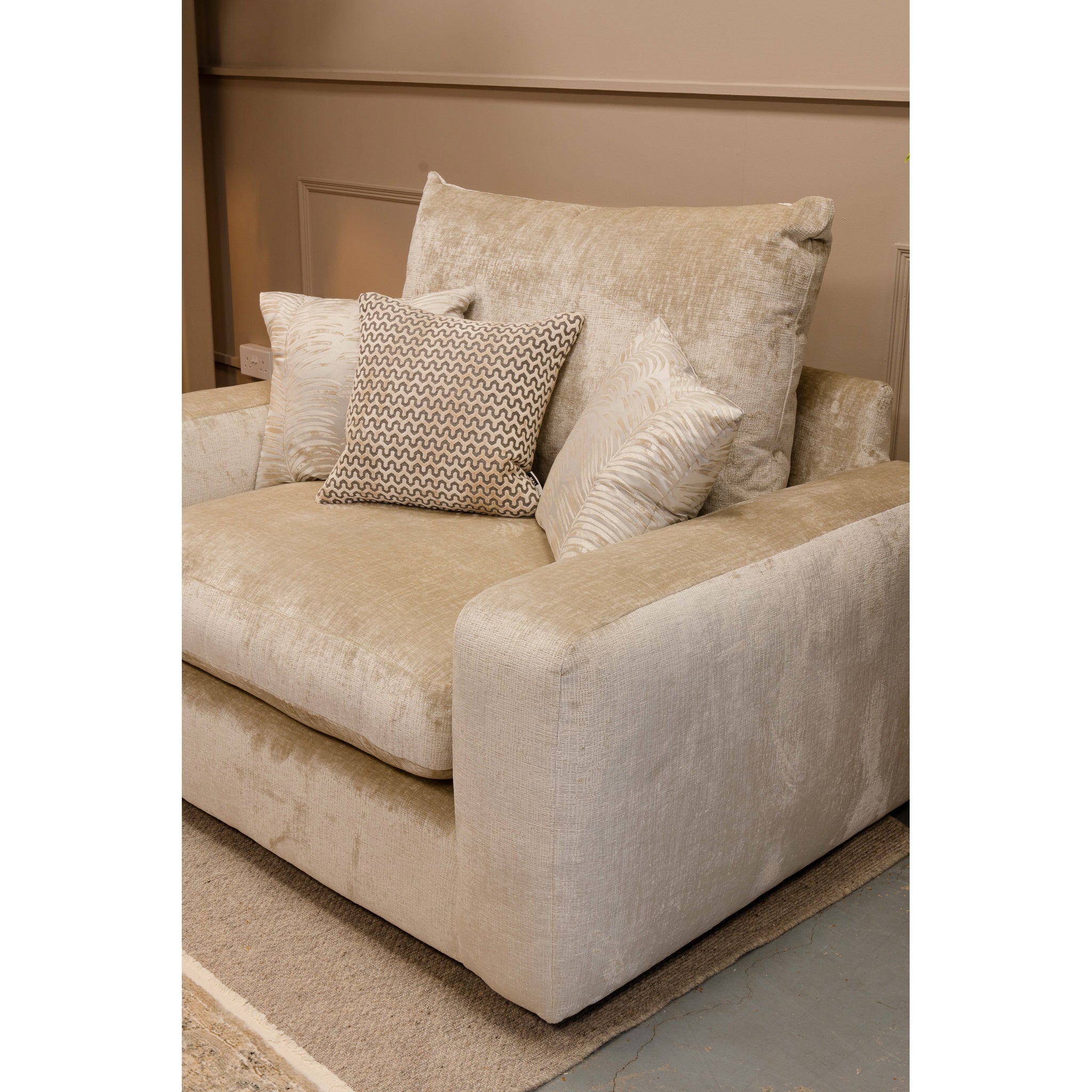 Andorra Snuggler Sofa