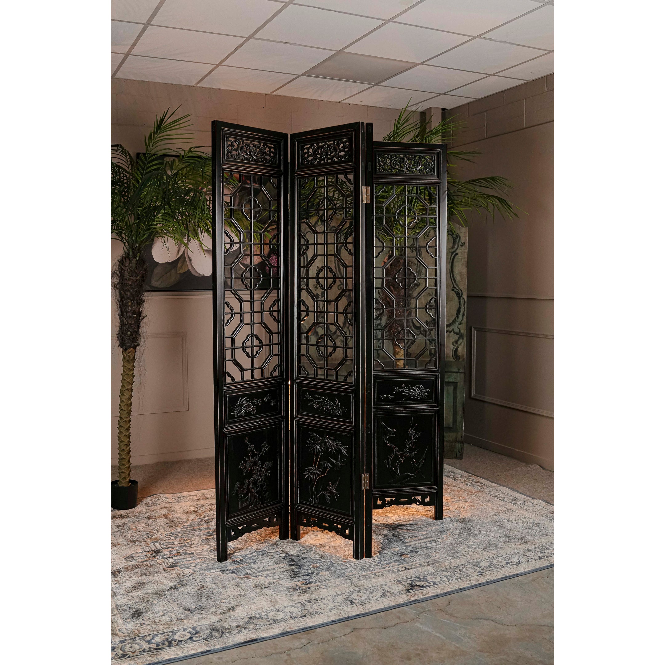 Screen Black Painted Elm