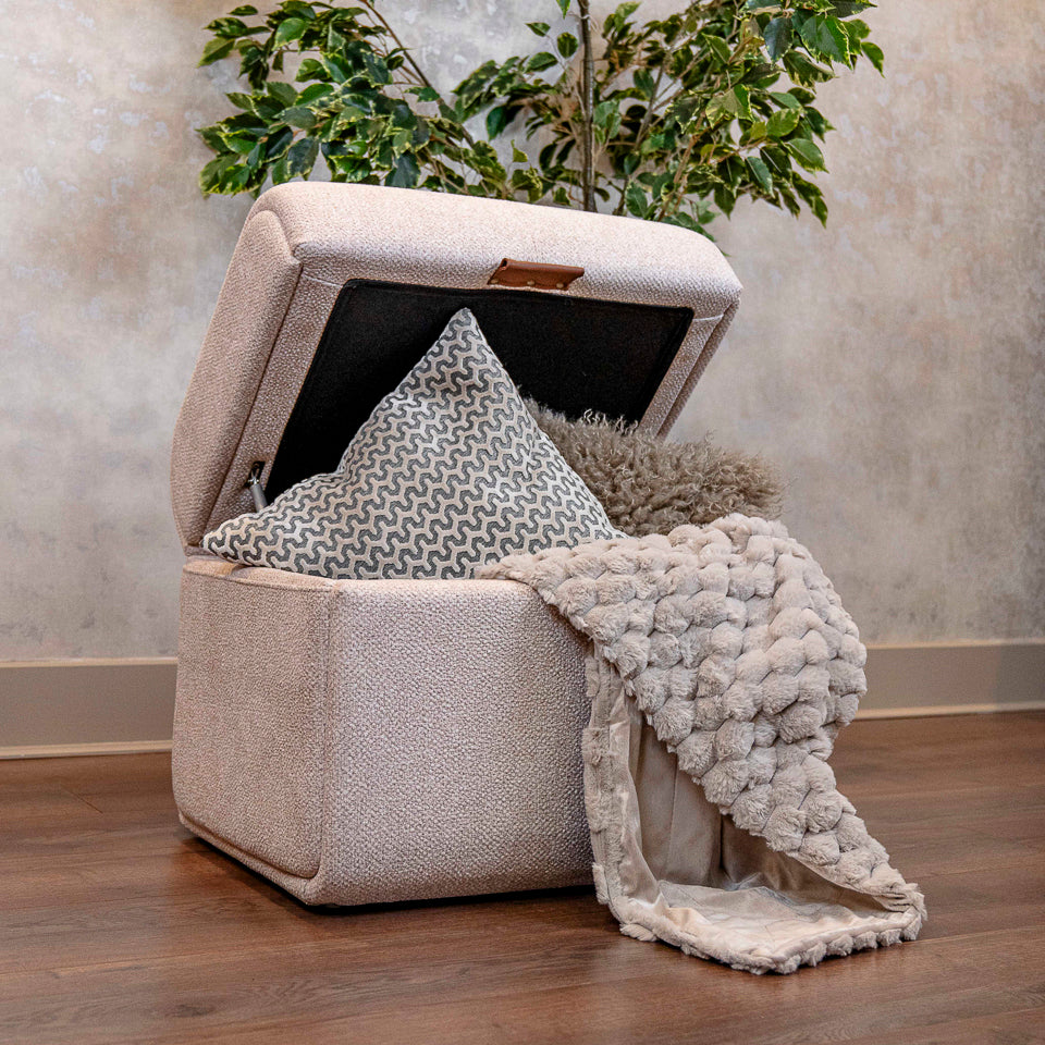 Serrno Stool with storage