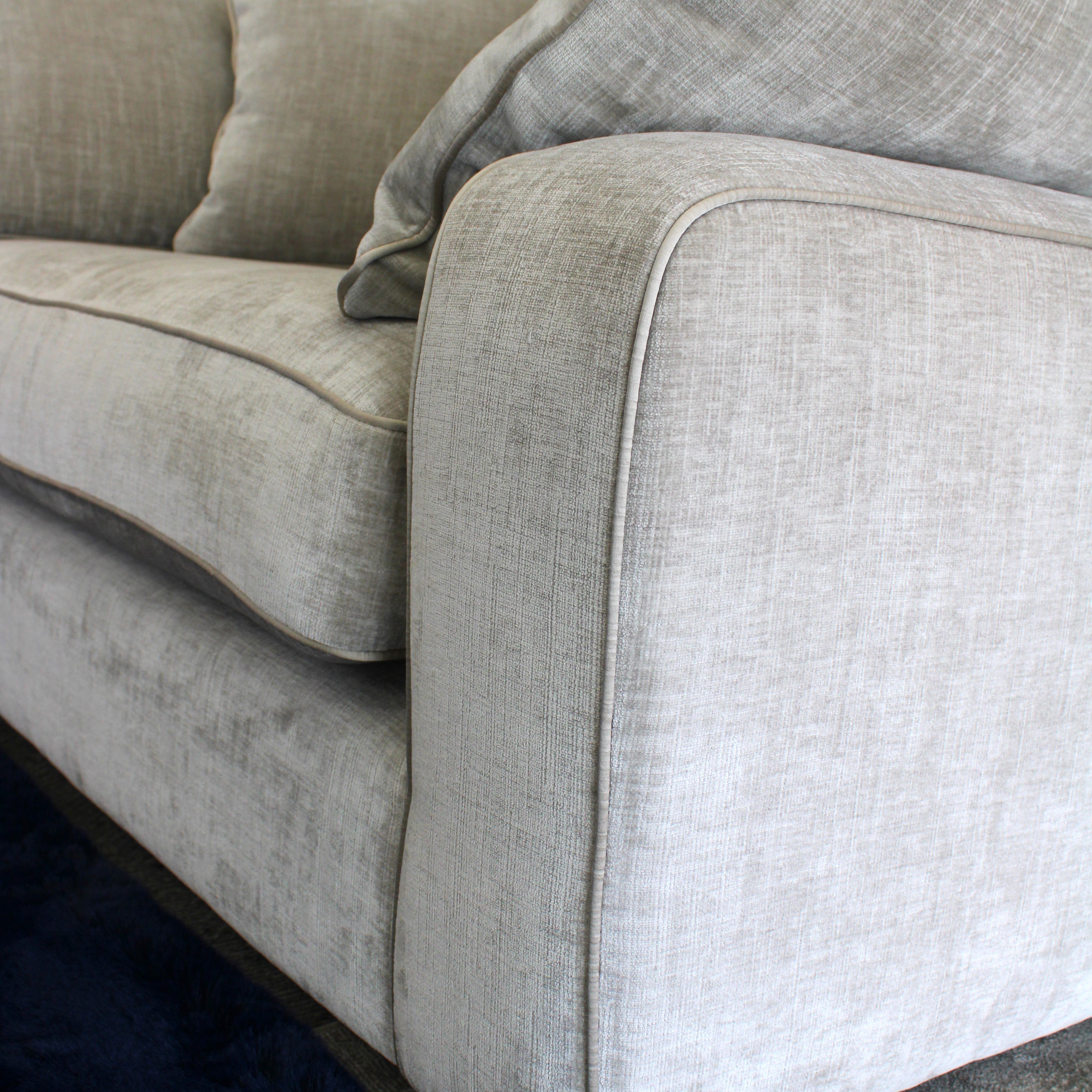 Marilyn Small Sofa - Standard Back