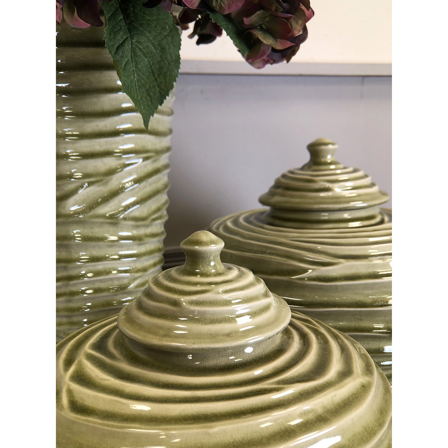 Tranquil Leaves Small Rippled Vase with Lid